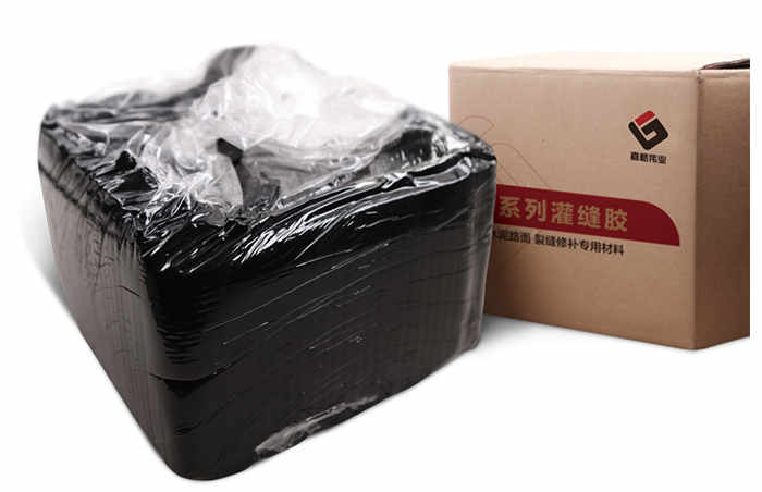 隨著道路養(yǎng)護對質(zhì)量重視程度越來越強，道路灌縫膠被廣泛關(guān)注