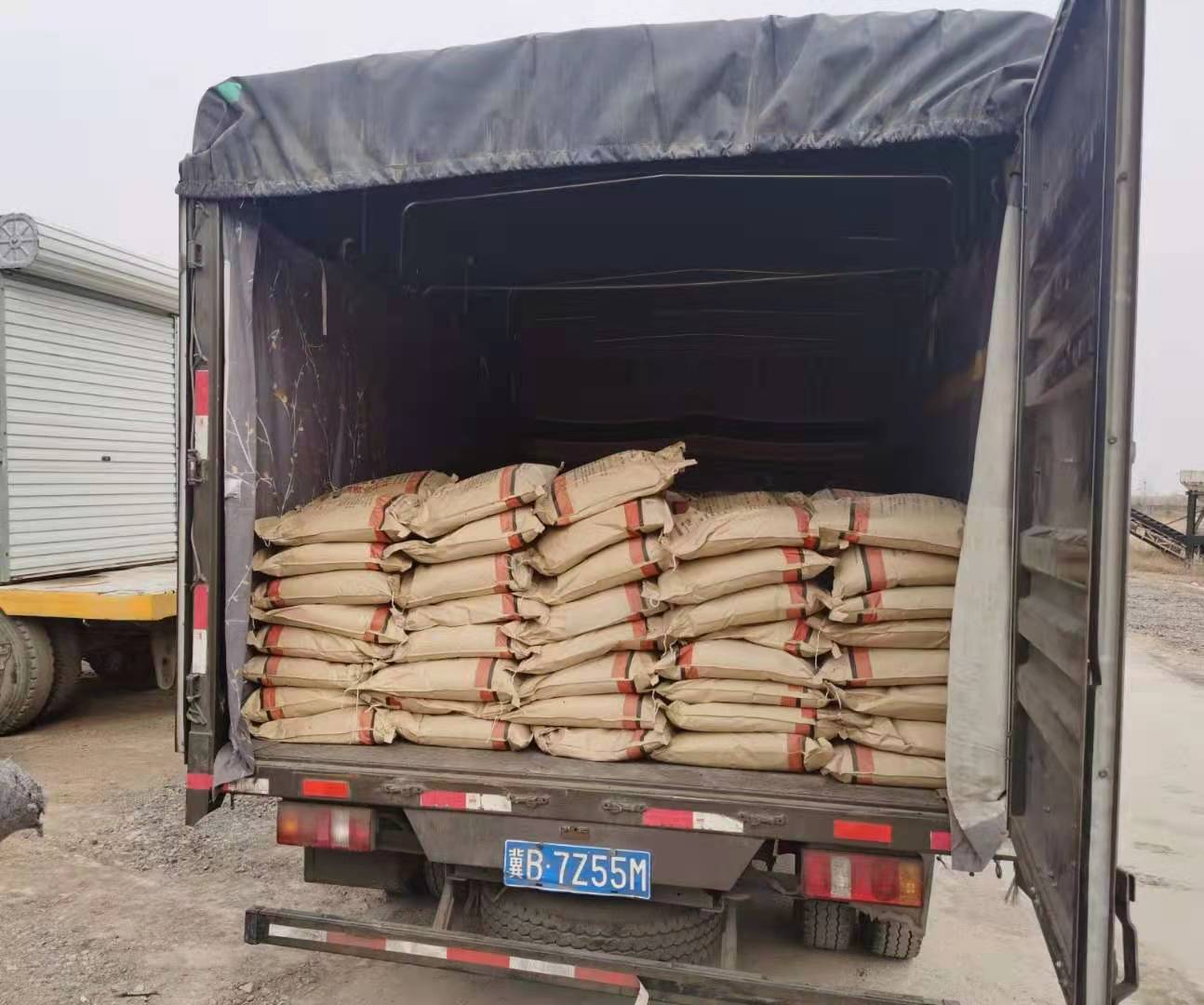 不是所有的冷補料添加劑都能生產公路冷補料